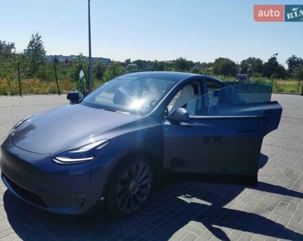 Серый Тесла Model Y, объемом двигателя 0 л и пробегом 3 тыс. км за 45500 $, фото 4 на Automoto.ua