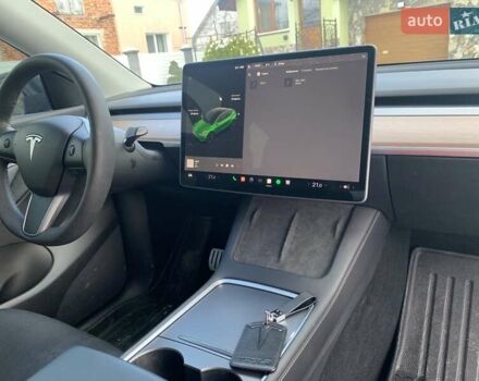 Серый Тесла Model Y, объемом двигателя 0 л и пробегом 54 тыс. км за 24000 $, фото 4 на Automoto.ua