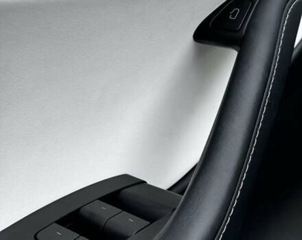 Серый Тесла Model Y, объемом двигателя 0 л и пробегом 26 тыс. км за 28900 $, фото 28 на Automoto.ua