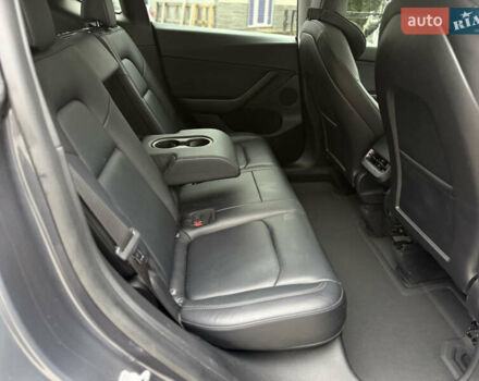 Серый Тесла Model Y, объемом двигателя 0 л и пробегом 53 тыс. км за 28000 $, фото 40 на Automoto.ua