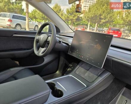 Серый Тесла Model Y, объемом двигателя 0 л и пробегом 34 тыс. км за 27500 $, фото 19 на Automoto.ua