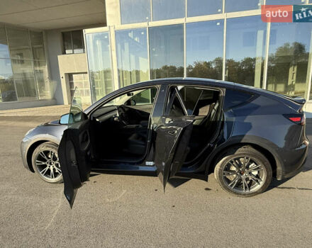Серый Тесла Model Y, объемом двигателя 0 л и пробегом 34 тыс. км за 24000 $, фото 6 на Automoto.ua