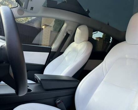 Серый Тесла Model Y, объемом двигателя 0 л и пробегом 28 тыс. км за 32999 $, фото 12 на Automoto.ua