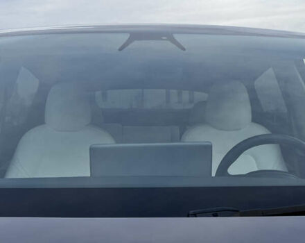 Серый Тесла Model Y, объемом двигателя 0 л и пробегом 26 тыс. км за 28900 $, фото 25 на Automoto.ua