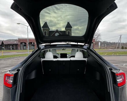 Серый Тесла Model Y, объемом двигателя 0 л и пробегом 26 тыс. км за 28900 $, фото 54 на Automoto.ua