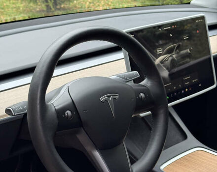 Серый Тесла Model Y, объемом двигателя 0 л и пробегом 58 тыс. км за 25000 $, фото 7 на Automoto.ua