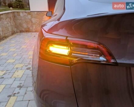 Серый Тесла Model Y, объемом двигателя 0 л и пробегом 27 тыс. км за 25900 $, фото 19 на Automoto.ua