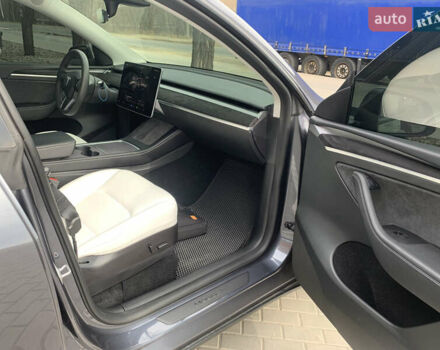 Серый Тесла Model Y, объемом двигателя 0 л и пробегом 29 тыс. км за 32700 $, фото 16 на Automoto.ua
