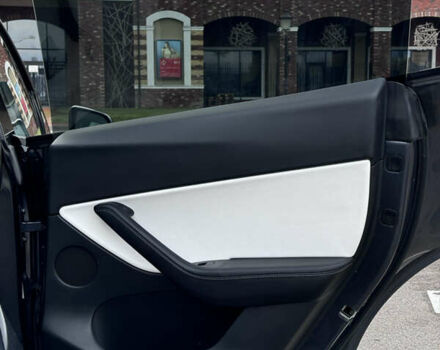 Серый Тесла Model Y, объемом двигателя 0 л и пробегом 26 тыс. км за 28900 $, фото 43 на Automoto.ua