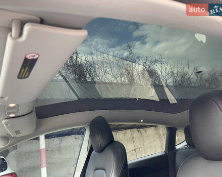 Серый Тесла Model Y, объемом двигателя 0 л и пробегом 65 тыс. км за 27400 $, фото 11 на Automoto.ua