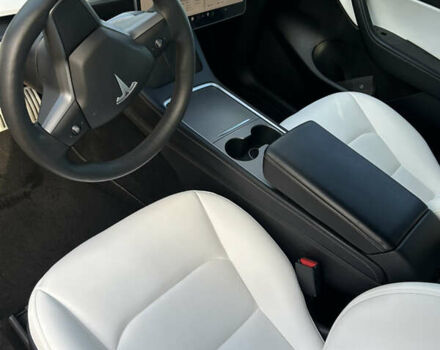 Серый Тесла Model Y, объемом двигателя 0 л и пробегом 53 тыс. км за 31500 $, фото 9 на Automoto.ua