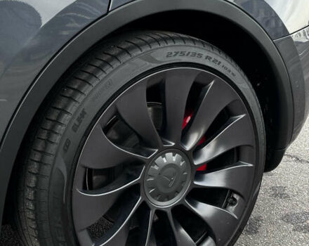 Серый Тесла Model Y, объемом двигателя 0 л и пробегом 26 тыс. км за 28900 $, фото 22 на Automoto.ua