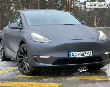 Серый Тесла Model Y, объемом двигателя 0 л и пробегом 19 тыс. км за 29999 $, фото 1 на Automoto.ua