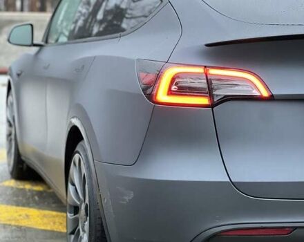 Серый Тесла Model Y, объемом двигателя 0 л и пробегом 19 тыс. км за 29999 $, фото 18 на Automoto.ua