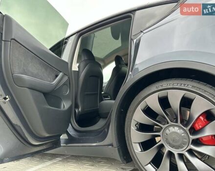 Сірий Тесла Model Y, об'ємом двигуна 0 л та пробігом 47 тис. км за 29999 $, фото 27 на Automoto.ua