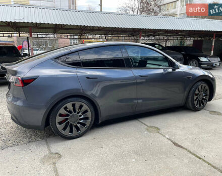 Серый Тесла Model Y, объемом двигателя 0 л и пробегом 65 тыс. км за 27400 $, фото 1 на Automoto.ua