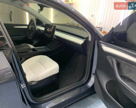 Серый Тесла Model Y, объемом двигателя 0 л и пробегом 29 тыс. км за 32700 $, фото 54 на Automoto.ua