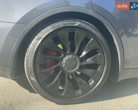 Серый Тесла Model Y, объемом двигателя 0 л и пробегом 51 тыс. км за 37000 $, фото 4 на Automoto.ua