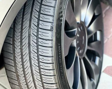 Серый Тесла Model Y, объемом двигателя 0 л и пробегом 25 тыс. км за 27000 $, фото 37 на Automoto.ua