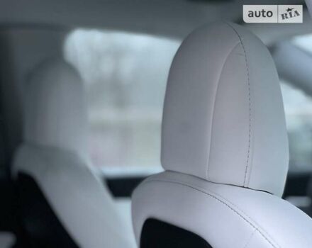 Серый Тесла Model Y, объемом двигателя 0 л и пробегом 19 тыс. км за 29999 $, фото 66 на Automoto.ua
