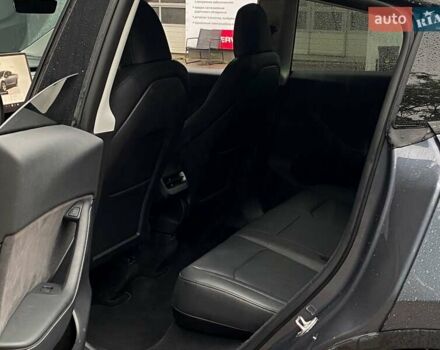 Серый Тесла Model Y, объемом двигателя 0 л и пробегом 61 тыс. км за 30999 $, фото 13 на Automoto.ua