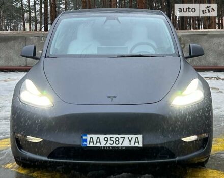 Серый Тесла Model Y, объемом двигателя 0 л и пробегом 19 тыс. км за 29999 $, фото 5 на Automoto.ua