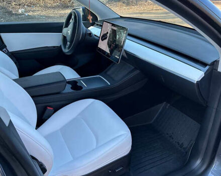Тесла Model Y 2022 в Луцке на Automoto.ua Серый Тесла Model Y, объемом двигателя 0 л и пробегом 74 тыс. км за 23000 $, фото 13 на Automoto.ua