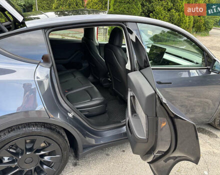 Серый Тесла Model Y, объемом двигателя 0 л и пробегом 17 тыс. км за 25500 $, фото 20 на Automoto.ua