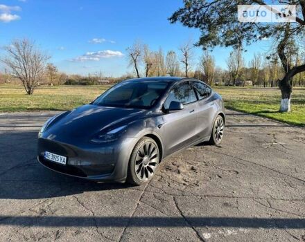 Серый Тесла Model Y, объемом двигателя 0 л и пробегом 17 тыс. км за 36800 $, фото 1 на Automoto.ua