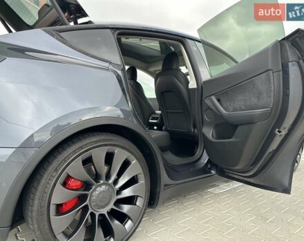 Серый Тесла Model Y, объемом двигателя 0 л и пробегом 47 тыс. км за 27555 $, фото 30 на Automoto.ua