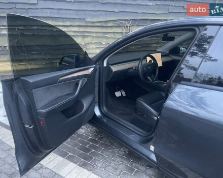 Серый Тесла Model Y, объемом двигателя 0 л и пробегом 63 тыс. км за 31900 $, фото 16 на Automoto.ua