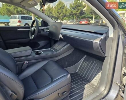 Серый Тесла Model Y, объемом двигателя 0 л и пробегом 34 тыс. км за 27500 $, фото 30 на Automoto.ua