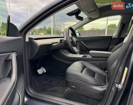 Серый Тесла Model Y, объемом двигателя 0 л и пробегом 27 тыс. км за 27500 $, фото 13 на Automoto.ua