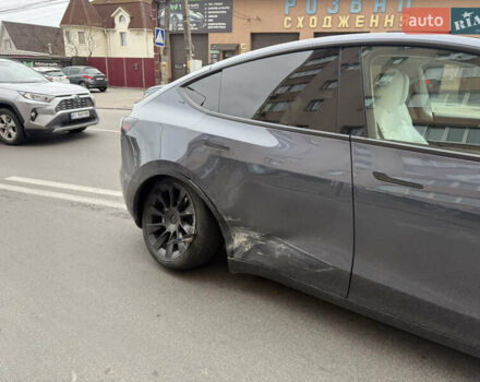 Серый Тесла Model Y, объемом двигателя 0 л и пробегом 26 тыс. км за 23200 $, фото 20 на Automoto.ua