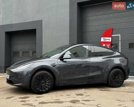 Серый Тесла Model Y, объемом двигателя 0 л и пробегом 34 тыс. км за 31999 $, фото 3 на Automoto.ua