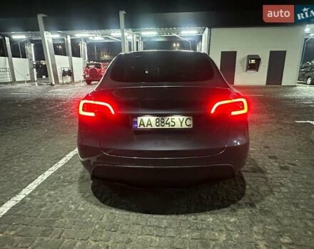 Серый Тесла Model Y, объемом двигателя 0 л и пробегом 64 тыс. км за 28999 $, фото 7 на Automoto.ua