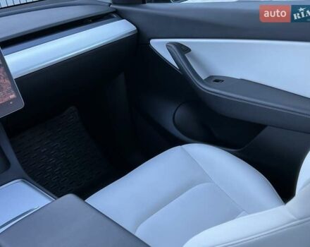 Серый Тесла Model Y, объемом двигателя 0 л и пробегом 25 тыс. км за 27000 $, фото 56 на Automoto.ua