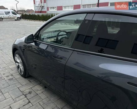 Сірий Тесла Model Y, об'ємом двигуна 0 л та пробігом 65 тис. км за 25500 $, фото 73 на Automoto.ua