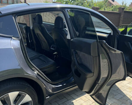 Серый Тесла Model Y, объемом двигателя 0 л и пробегом 59 тыс. км за 25900 $, фото 19 на Automoto.ua