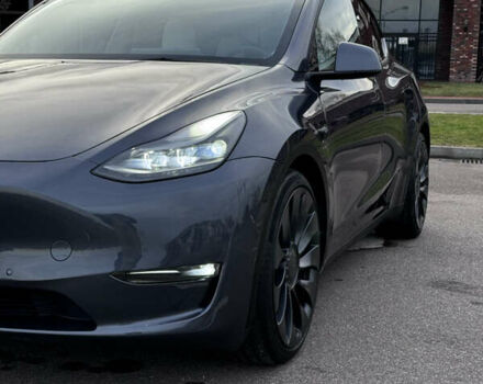 Серый Тесла Model Y, объемом двигателя 0 л и пробегом 26 тыс. км за 28900 $, фото 1 на Automoto.ua