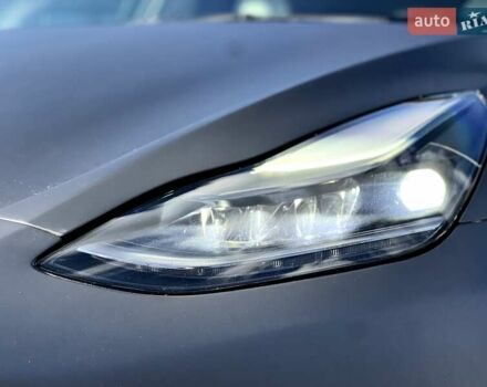 Серый Тесла Model Y, объемом двигателя 0 л и пробегом 25 тыс. км за 27000 $, фото 13 на Automoto.ua