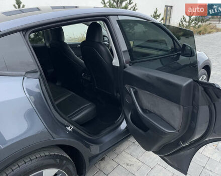 Сірий Тесла Model Y, об'ємом двигуна 0 л та пробігом 65 тис. км за 25500 $, фото 30 на Automoto.ua