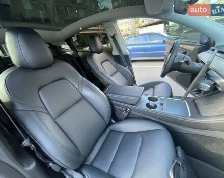 Серый Тесла Model Y, объемом двигателя 0 л и пробегом 44 тыс. км за 33000 $, фото 4 на Automoto.ua
