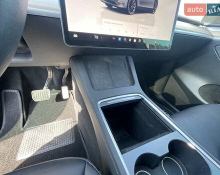 Серый Тесла Model Y, объемом двигателя 0 л и пробегом 60 тыс. км за 28000 $, фото 10 на Automoto.ua