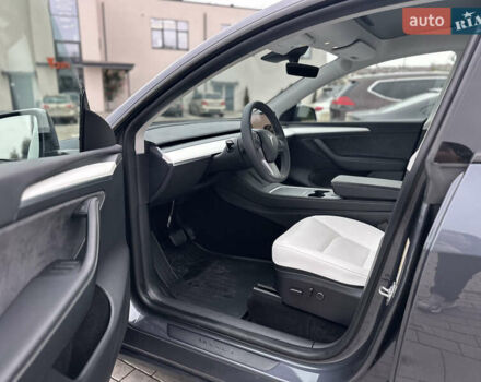 Сірий Тесла Model Y, об'ємом двигуна 0 л та пробігом 26 тис. км за 25999 $, фото 77 на Automoto.ua