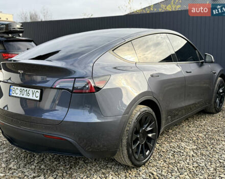 Сірий Тесла Model Y, об'ємом двигуна 0 л та пробігом 28 тис. км за 27900 $, фото 26 на Automoto.ua