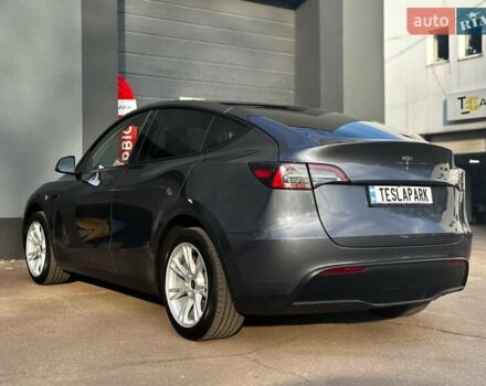 Сірий Тесла Model Y, об'ємом двигуна 0 л та пробігом 27 тис. км за 28999 $, фото 6 на Automoto.ua