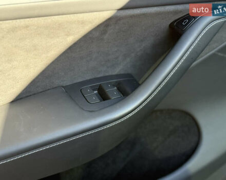 Серый Тесла Model Y, объемом двигателя 0 л и пробегом 46 тыс. км за 27200 $, фото 14 на Automoto.ua