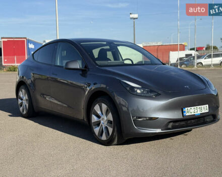 Серый Тесла Model Y, объемом двигателя 0 л и пробегом 46 тыс. км за 28300 $, фото 3 на Automoto.ua