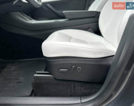 Сірий Тесла Model Y, об'ємом двигуна 0 л та пробігом 26 тис. км за 25999 $, фото 75 на Automoto.ua